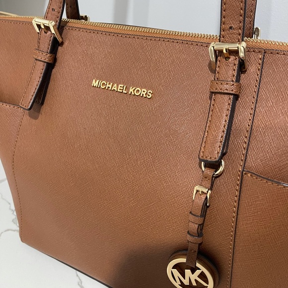 Michael Kors tote - Picture 3 of 9